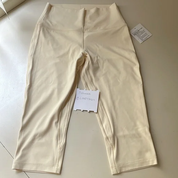 Lululemon Buttercream Crop Align Leggings 17” Size 8 - Picture 3 of 10